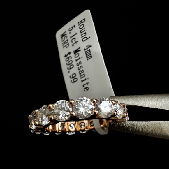 5.1 CARAT ROSE GOLD INFINITY BAND size 6